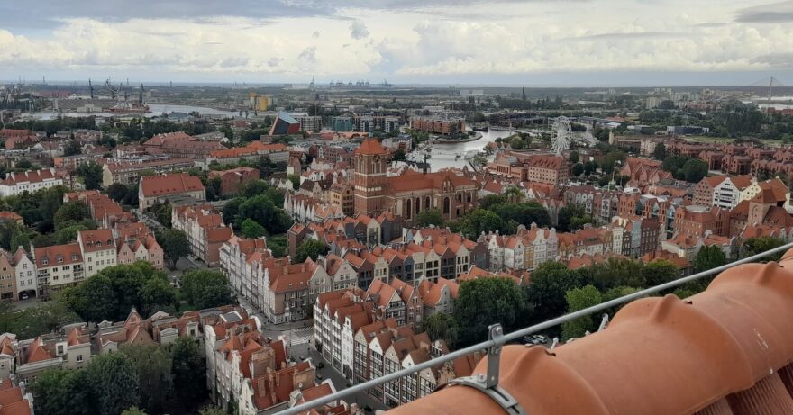 Pohled na Gdaňsk z věže katedrály.