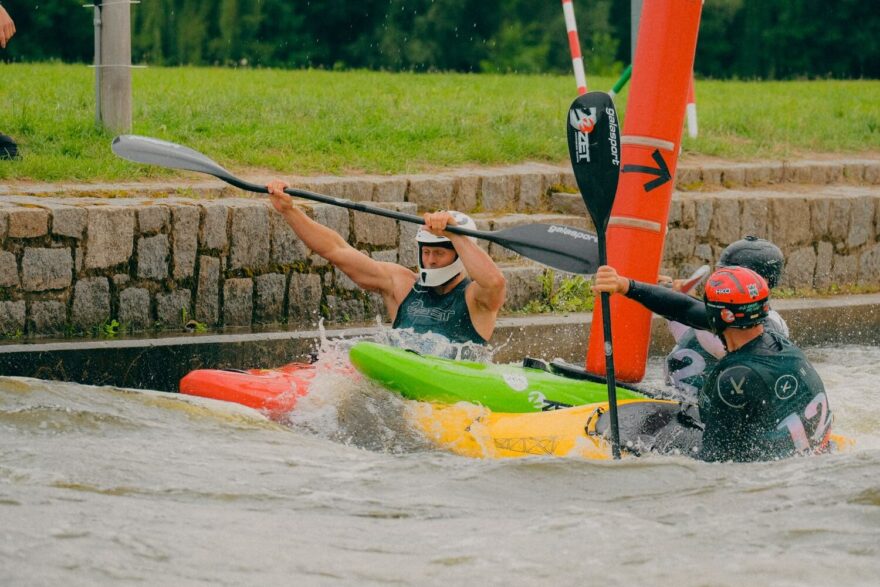 Kajakcross byl divácky hodně atraktivní a plný velkých zvratů. / F: Jakub Martikán