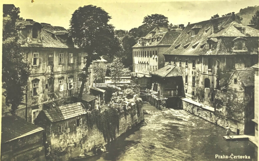 Čertovka je už po mnoho let motivem četných kreseb a obrazů.