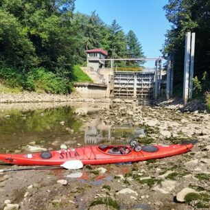 Málo vody v plavební komoře... Musel jsem to vzít po břehu.