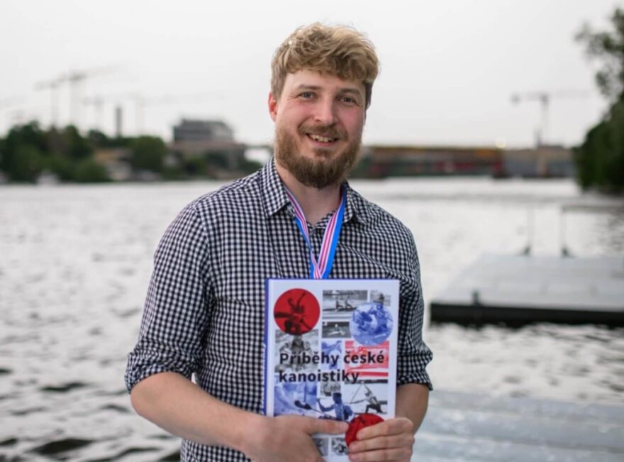 Autorem knihy je sportovní fanoušek Jaroslav Vychodil.