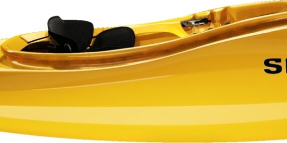 hledám kajak playboat (větší objem a tvarově spíš slalomka než k rodeo nebo hard creekovka)