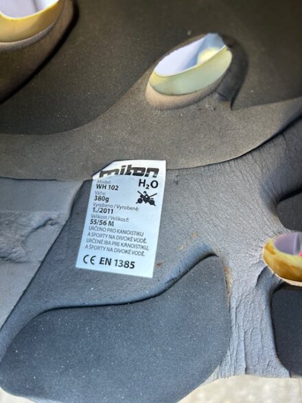 Vesta-pádlo-přilba