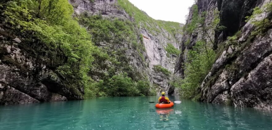 Začátek vzdutí Pivské přehrady.
