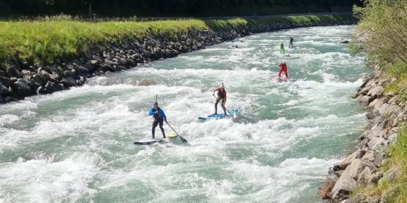 Paddleboardová Sanna – sedm kilometrů dlouhý slalomový kanál