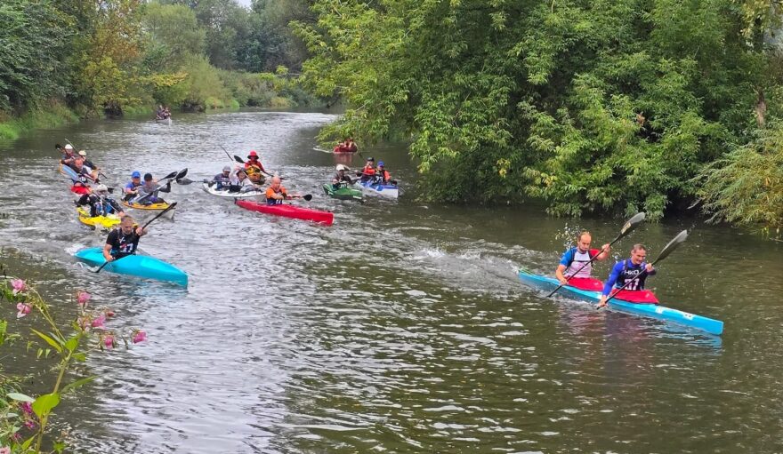 Start první vlny (kajaky a deblkajaky) v Týništi n. O. / F: KVT Pardubice