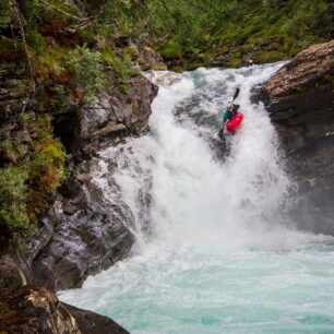 Skok podobný piemontské Zkumavce.