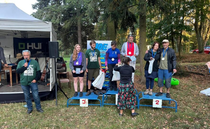 Vyhlášení vítězů. Zde kategorie C2 MIX 60 km. / F: KVT Pardubice