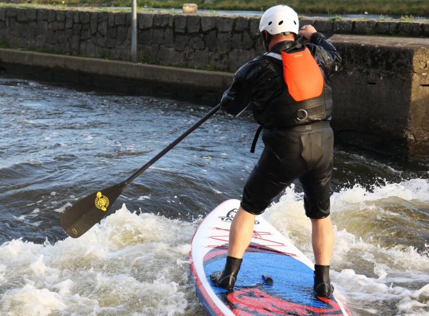 List velikosti S a středně tvrdá žerď při testování v Troji.