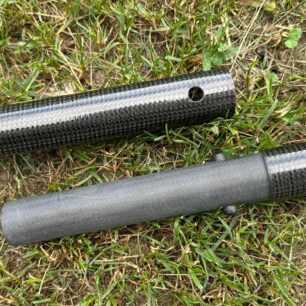 U vícedílných verzí se používá ještě nejjednodušší možná spojka.