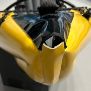 Vylévací otvor má Caleya chytře vymyšlený.