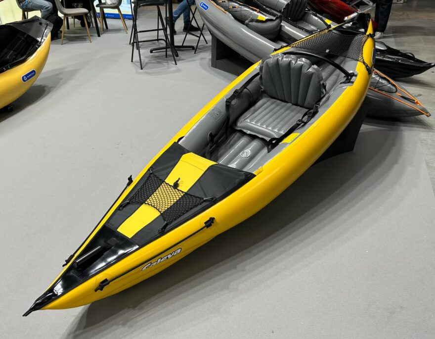 Nový jednomístný kajak Gumotex Caleya.