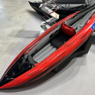 Prototyp dětského nafukovacího kajaku.