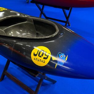 Dětský kajak Rocket od JOY Kayaks v designu inspirovaném filmem Hledá se Nemo.