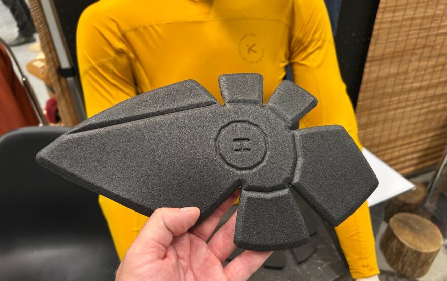 Inovované loketní pěny do trika Shade V4 Cross.