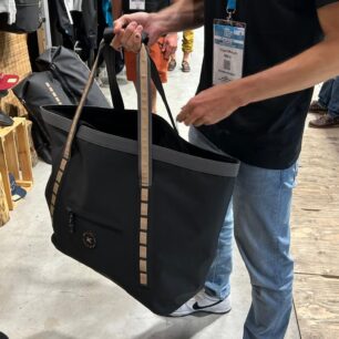 Převlékací taška z řady Hiko NOMAD.