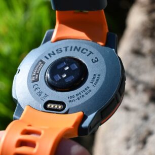 Kompletně plastové dýnko a plastová čočka na senzorech ST – GARMIN INSTINCT 3 SOLAR.