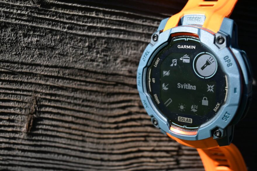 Nabídka základního menu po stisknutí tlačítka CTRL – GARMIN INSTINCT 3 SOLAR.