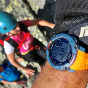 Nezapomínejte pro přesné hodnoty nastavovat referenční výšku – GARMIN INSTINCT 3 SOLAR.