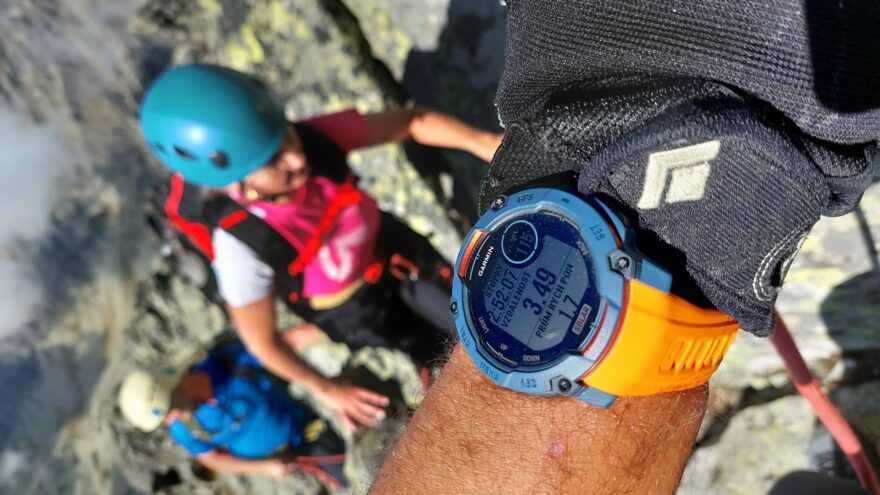 Nezapomínejte pro přesné hodnoty nastavovat referenční výšku – GARMIN INSTINCT 3 SOLAR.