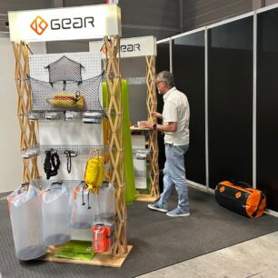 Stánek K-Gear nabídl obvyklý sortiment této firmy.