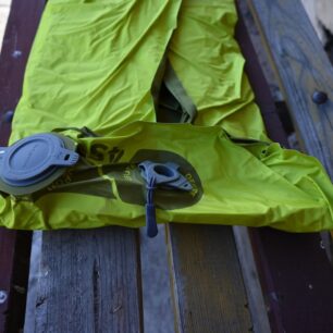 Balení směrem od ventilů k hlavě je rozhodně lepší.