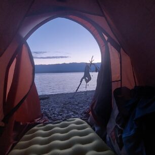 Karimatka FLEXTAIL TINY SLEEPING PAD R09 AVS mi zajistila kvalitní odpočinek po celodenním pádlování.