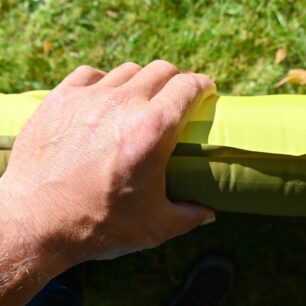 O tepelný komfort se stará 9 cm vzduchu a hliníková fólie.