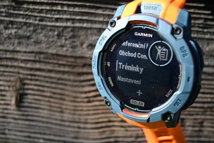 Tréninky si nastavte a nahrajte do hodinek v aplikaci Garmin Connect.