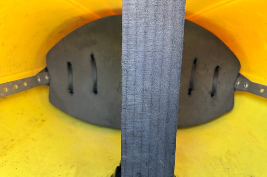 Přední opěrka je pěnová a mohla by být tužší.