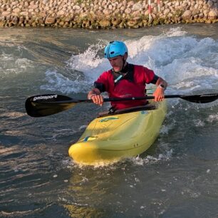Prijon Rizz při testování na kanále v Čunovu.