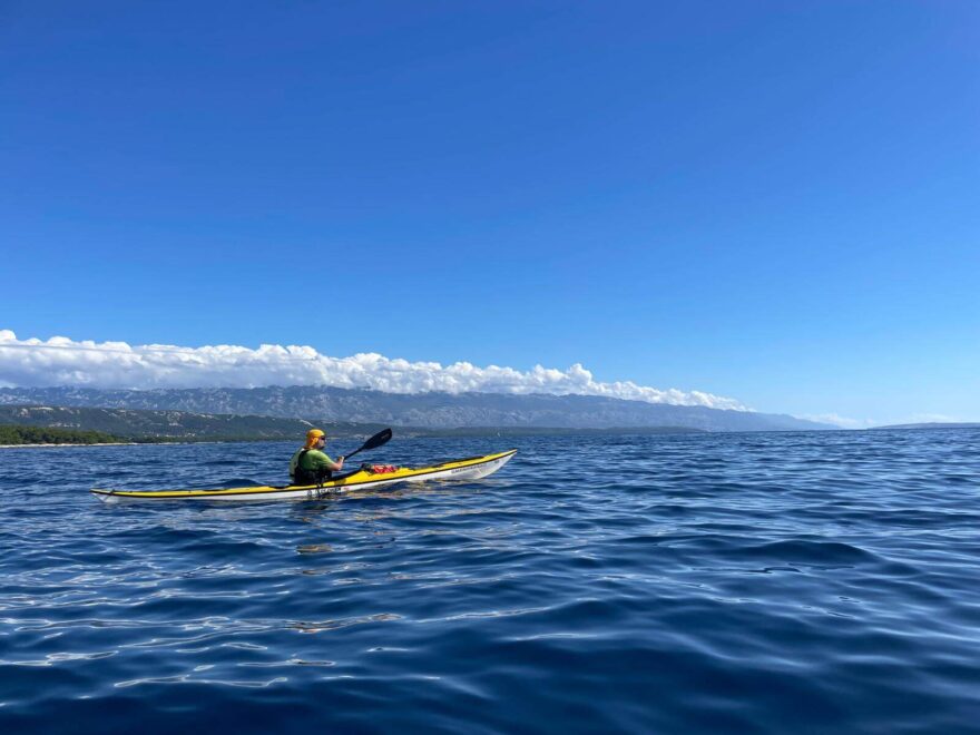 16km přejezd z Delfíního ostrova na Pag - RAB 2025.