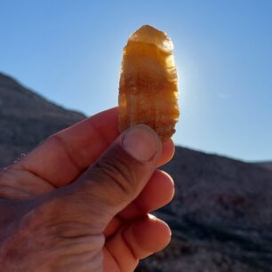 Celé západní pobřeží ostrova Pag je učebnicí geologie a odpolední vycházka okolo kempu byla jeden velký úžas - RAB 2025.