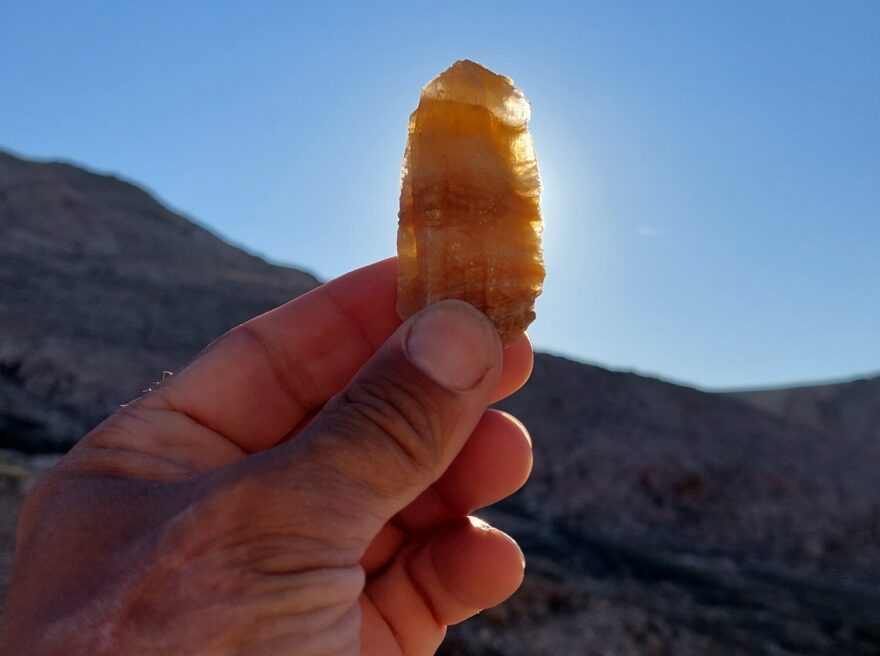 Celé západní pobřeží ostrova Pag je učebnicí geologie a odpolední vycházka okolo kempu byla jeden velký úžas - RAB 2025.