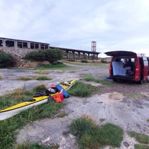 První den ráno start z vesničky Stinica - RAB 2025.