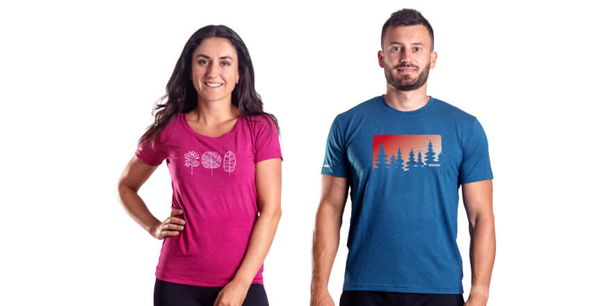 Trika mají unikátní design. Na pravém rukávu a na zádech je logo Pádler.