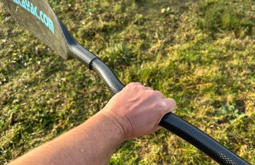 Klika umožňuje volbu úchopu v šířce cca 15 cm.