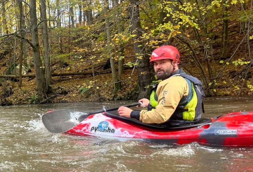 V bundě Riva na zamykání Doubravy pod Pařížovem. / F: Matěj Holub