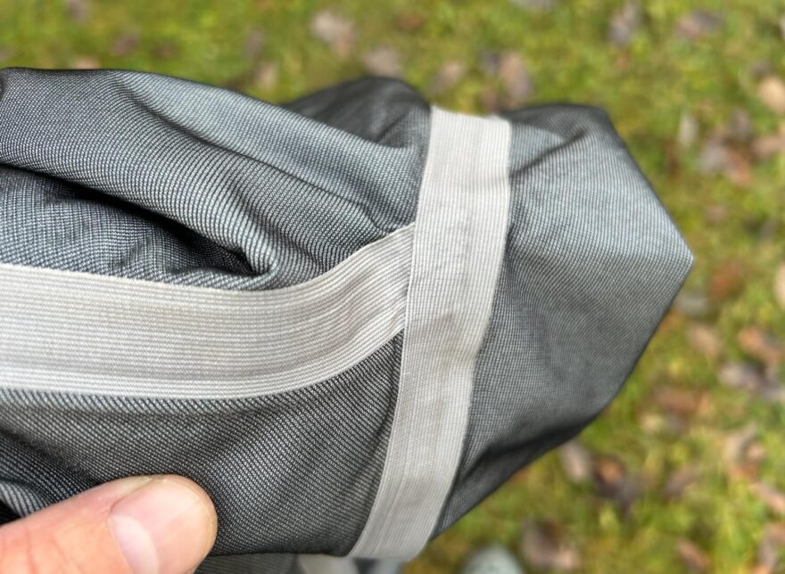 Přelepy švů jsou skvěle zpracované a zatím parádně drží.