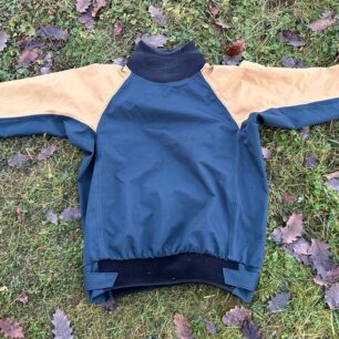 Vodácká bunda Riva od firmy Kutlíci. Pohled zepředu.