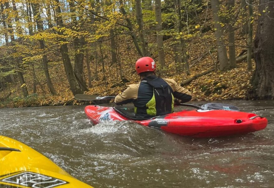V bundě Riva na zamykání Doubravy pod Pařížovem. / F: Matěj Holub