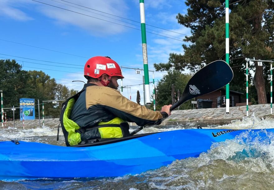 Na kanále v Troji jsem narazil na horní limity bundy. / F: Pepa Beneš