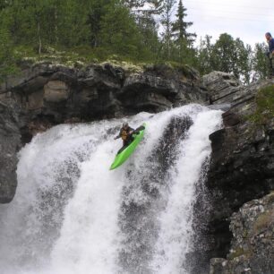Známé vodopády na Store Ula v Norsku.
