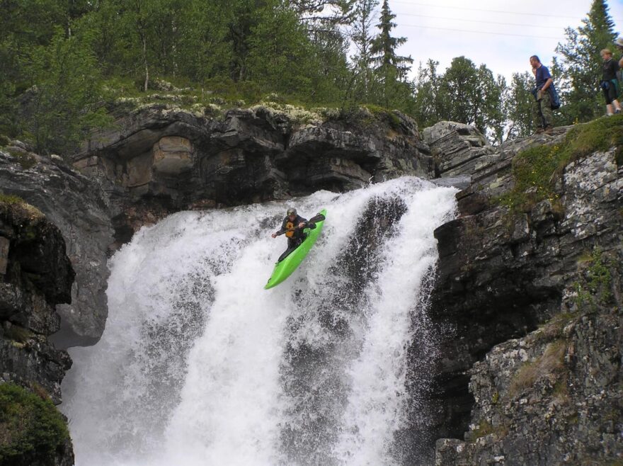 Známé vodopády na Store Ula v Norsku.