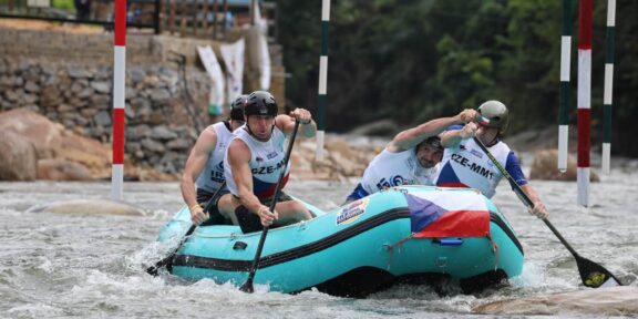 Češi si z MS v raftingu v Malajsii odváží čtyři tituly absolutních mistrů světa