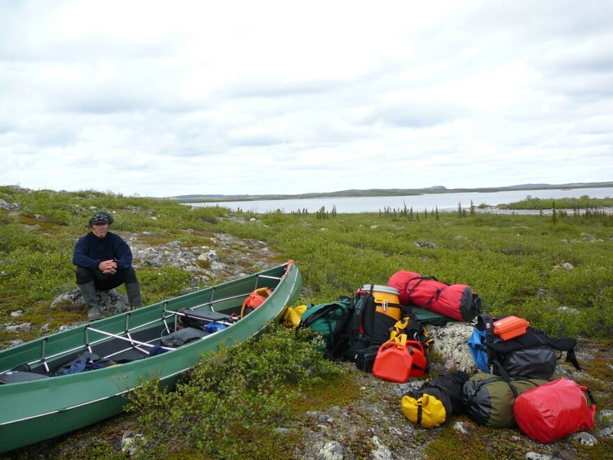 Přenášení ke Starvation Lake, které je v pozadí.