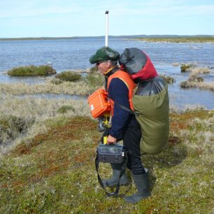 Přenášení u jezera Starvation.