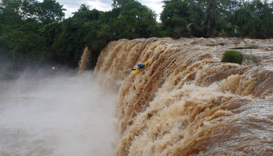 Parádní vodopád na řece Tana.