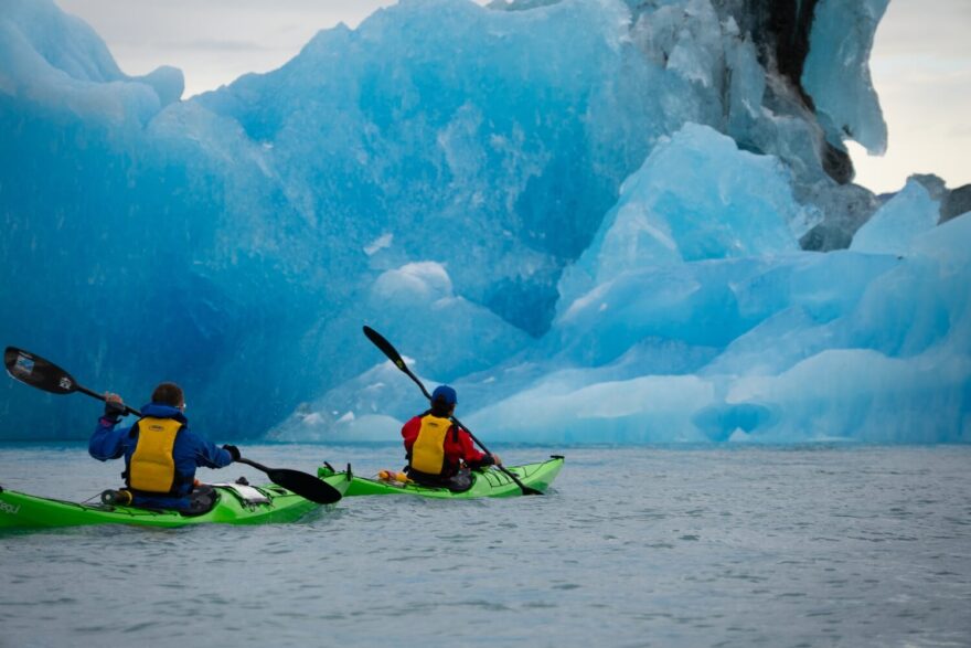 Ledové kry mají různou podobu i barvu.