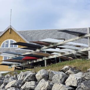 Loděnice v hlavním městě Grónska - Nuuku.